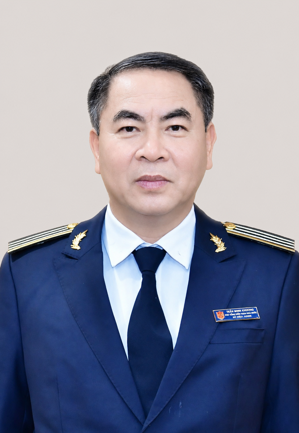 ÔNG TRẦN MINH KHƯƠNG